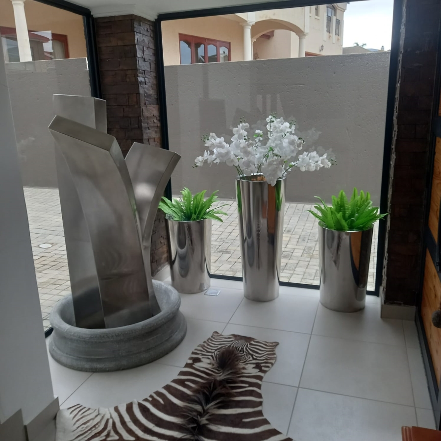 4 Bedroom Property for Sale in Menkenkop Western Cape